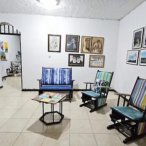Mom's House Colombia Cali